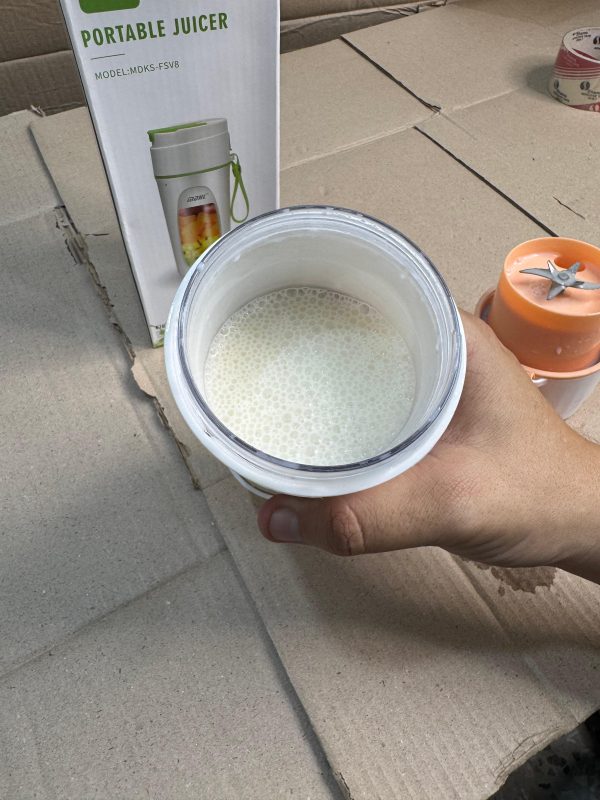 Usb Rechargeable Juicer Blender- 8 Blades