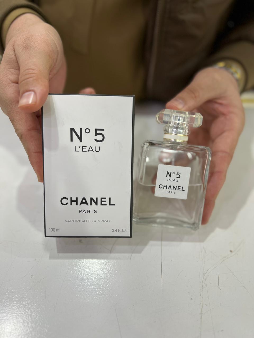 The Radiance of Modern Elegance: Chanel No. 5 L’Eau – A Luminous Reinterpretation of a Fragrance Icon